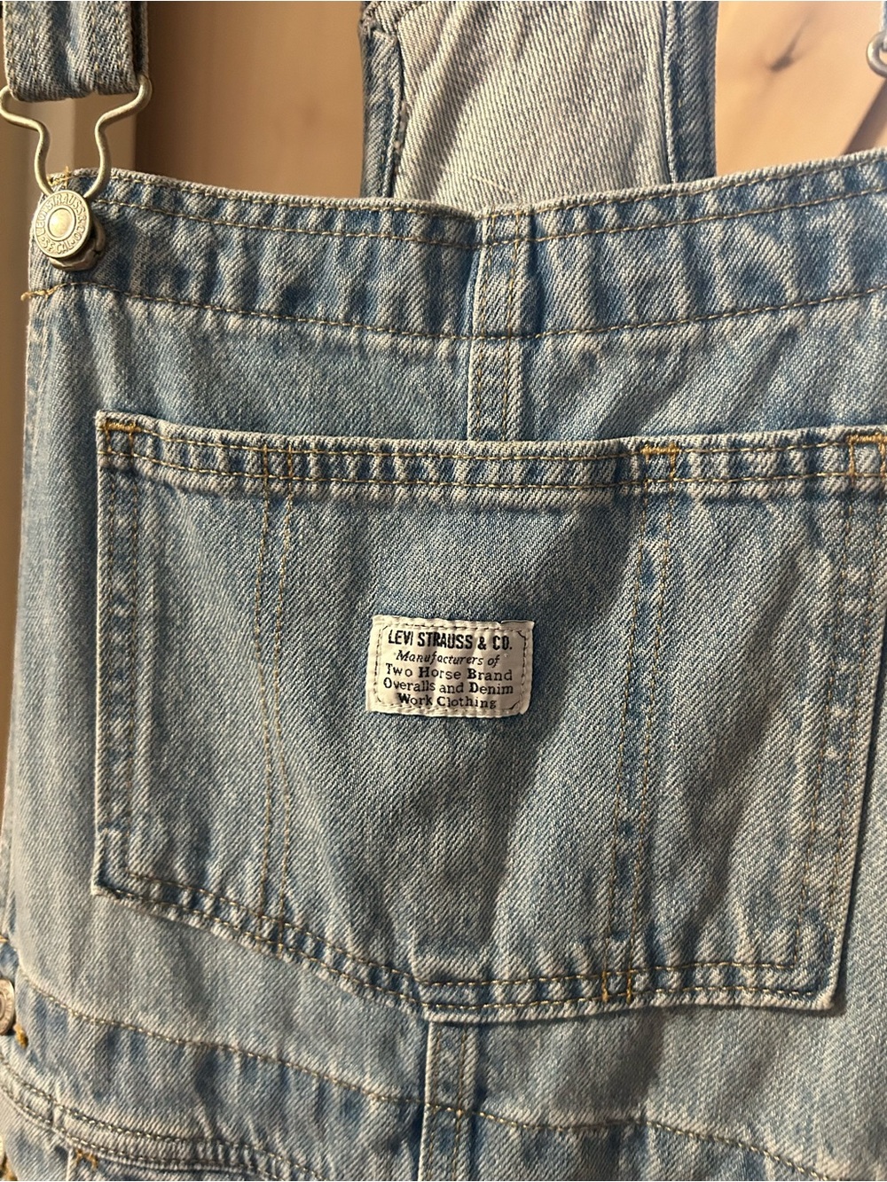 Levi’s overalls shorts - Picture 3 of 4